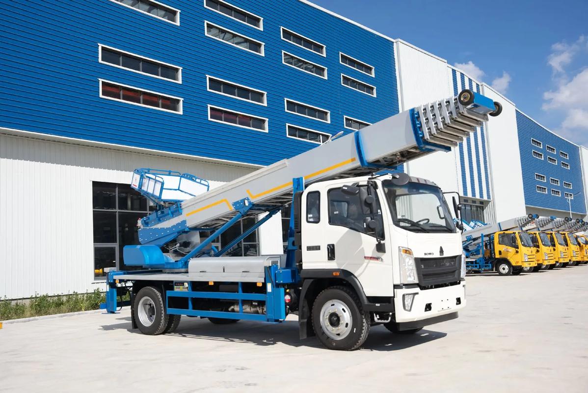 威海出租云梯车高空作业车 建筑垃圾搬运